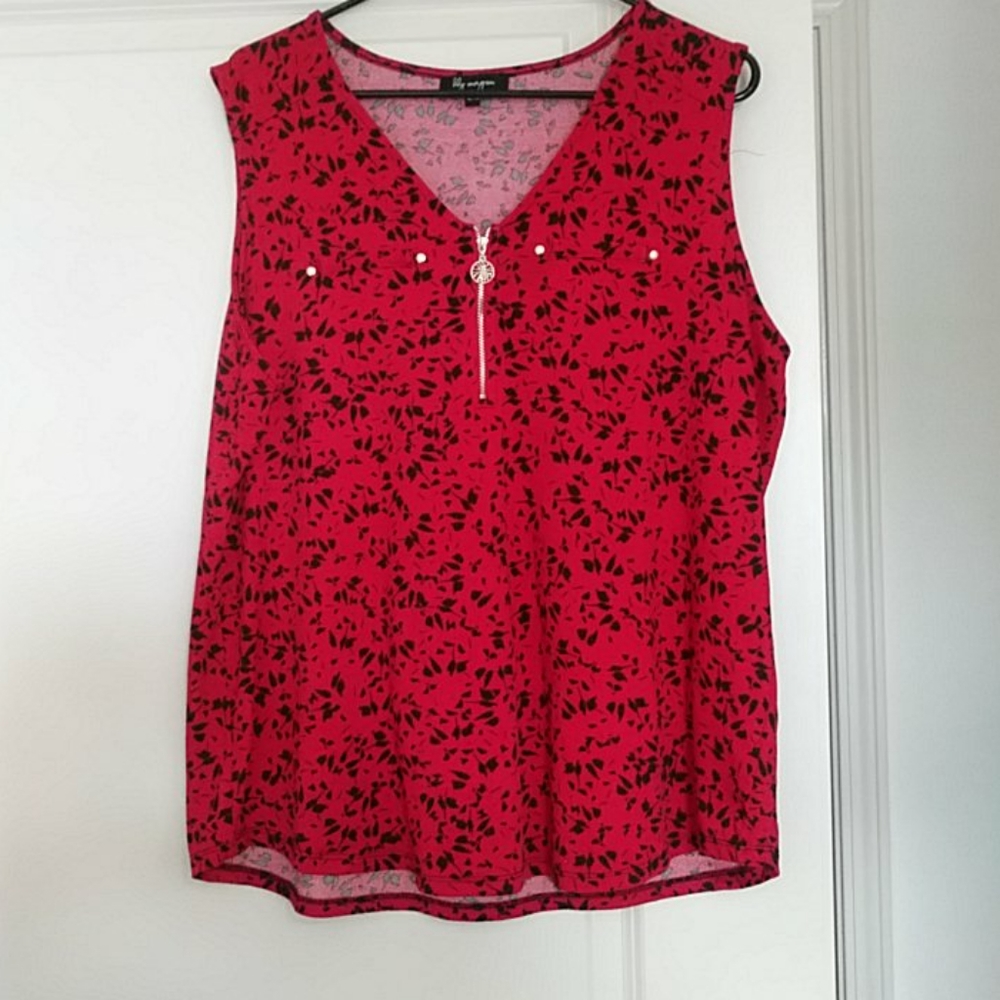 XL Red and black tanktop with cute front zipper